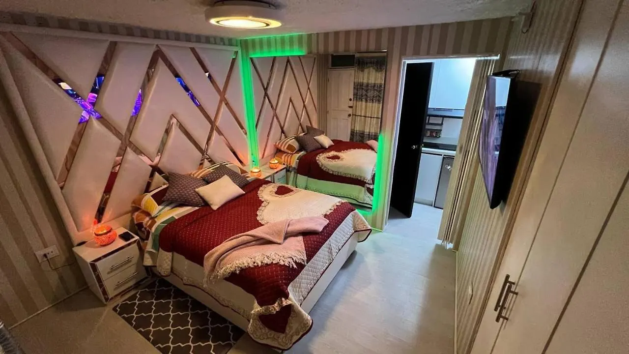 Hotel Gold House Oro Quito Ecuador